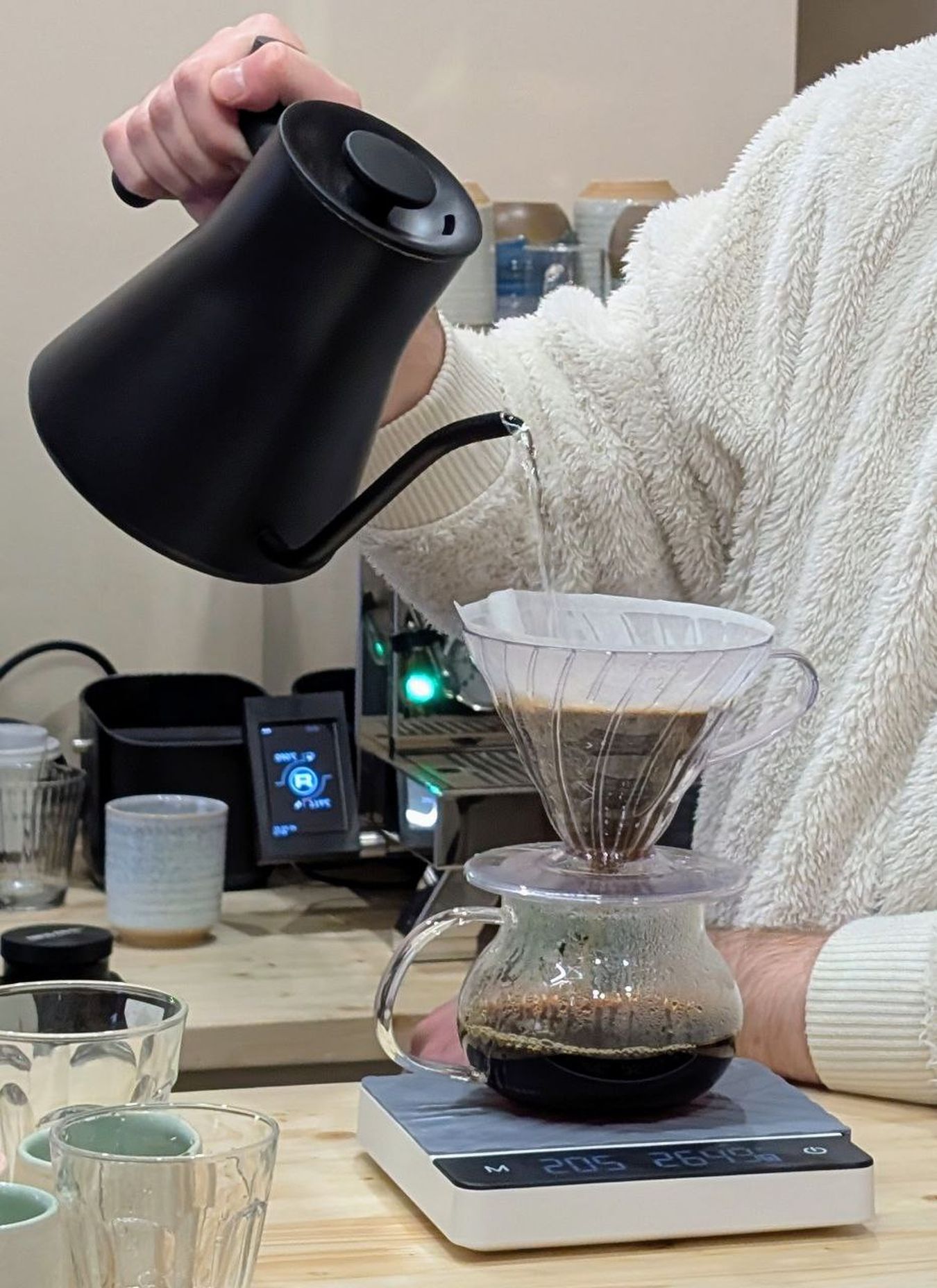Заваривание pour-over: чайник и дриппер V60