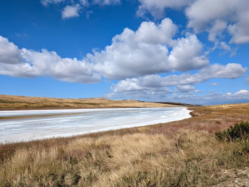 Пещерный монастырь в скалах