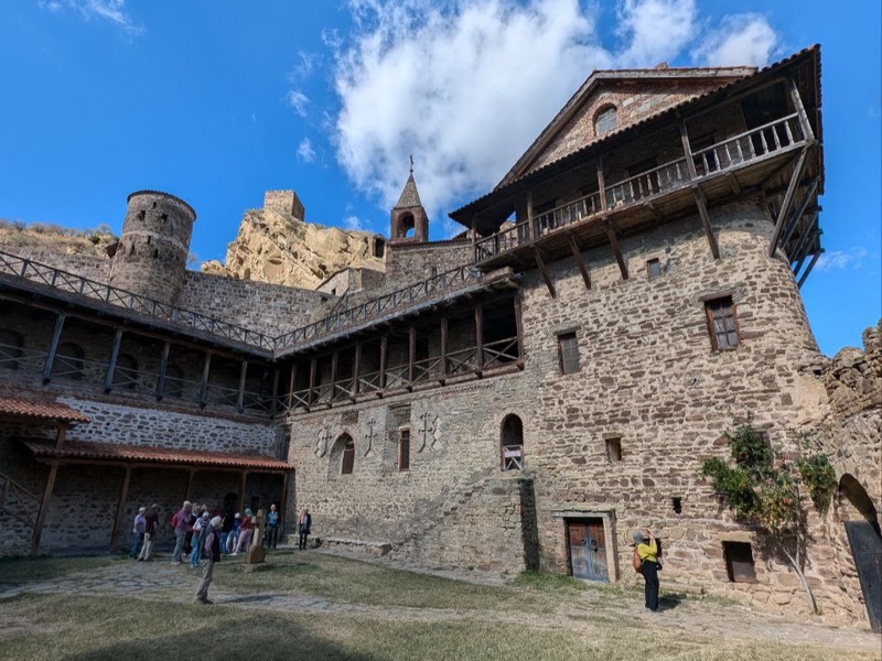 Лавра Давид-Гареджа — двор и постройки монастыря