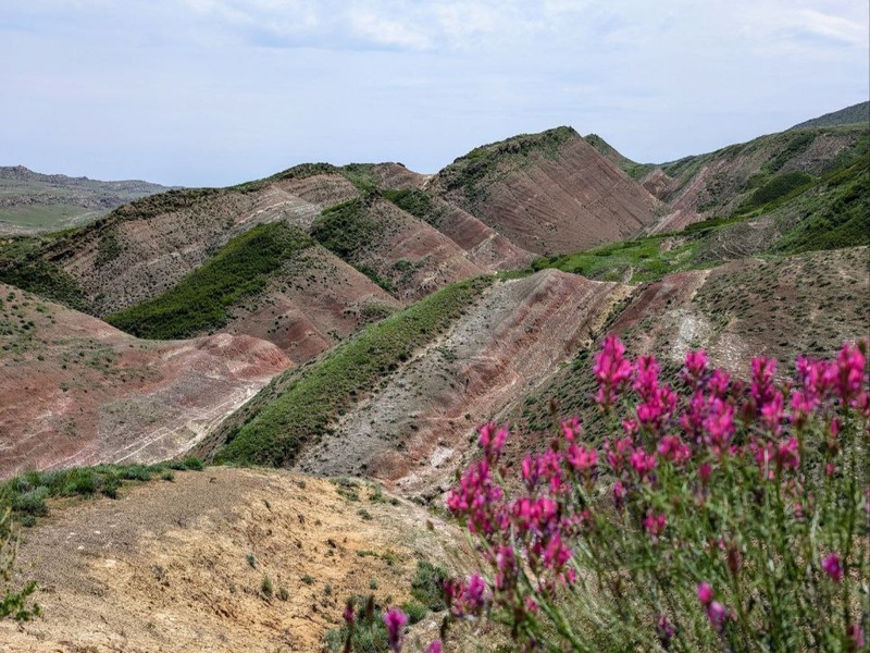 Монастырь Ниноцминда и руины древнего храма