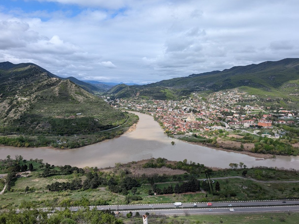 Слияние Арагви и Куры — вид с высоты